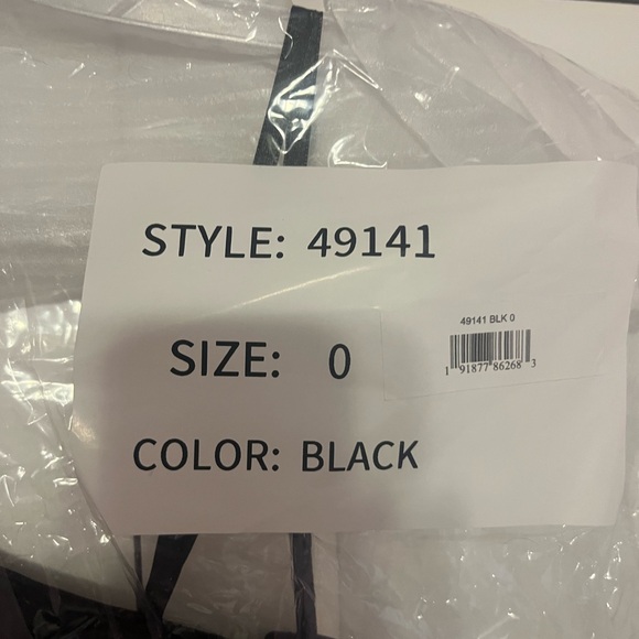 NWT- size 0- mac duggal - Black One-Shoulder high-low  Dress - Picture 4 of 8